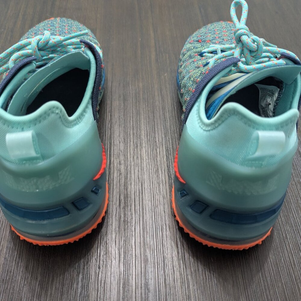 Nike | LeBron 18 "We Are Family" | Youth Size 6 - Picture 5 of 5